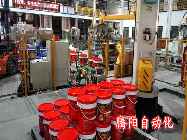 桶裝水溶肥立柱碼垛機(jī)一次碼垛多桶